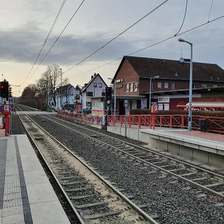 Gemutliche - Direkt Neben Apartment