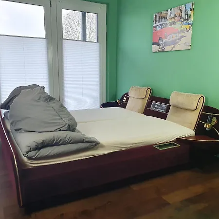 Gemutliche - Direkt Neben Apartment *